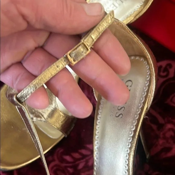 GUESS Gold Women's T-Strap Heels Vintage Y2K 8.5M - Picture 3 of 8